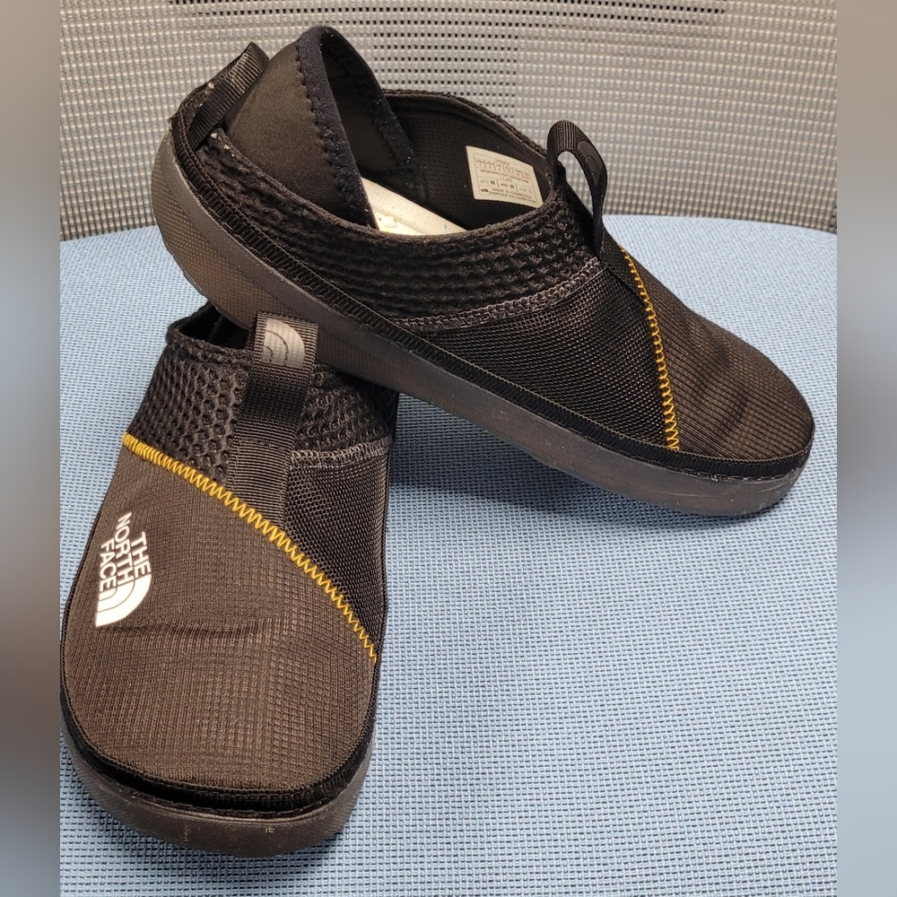 TNF base camp mule casual shoe in/outdoors EUC